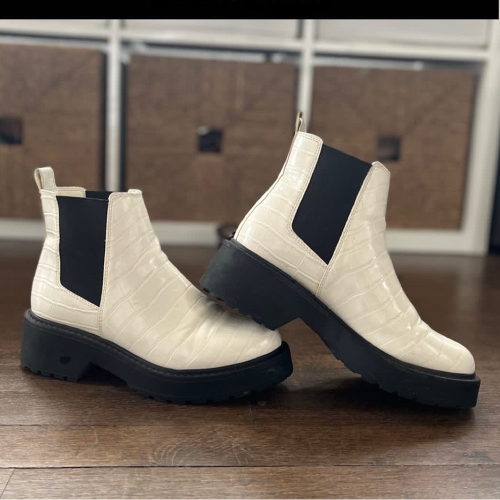 Steve Madden Ivory and Black Ankle Boots
